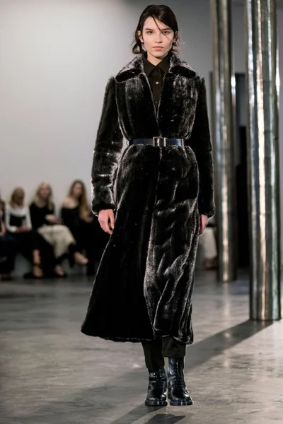 Look 12